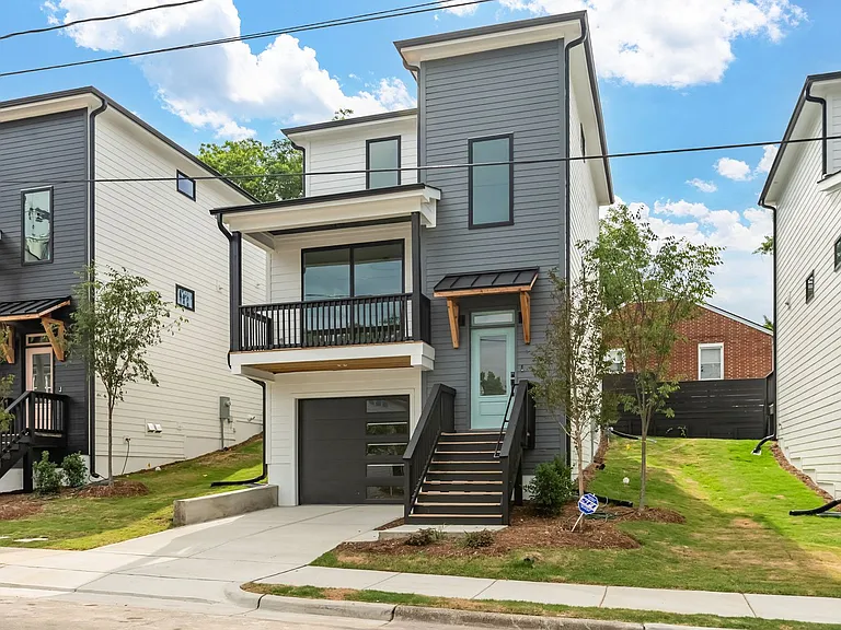 1019 Grant St — Photo 2