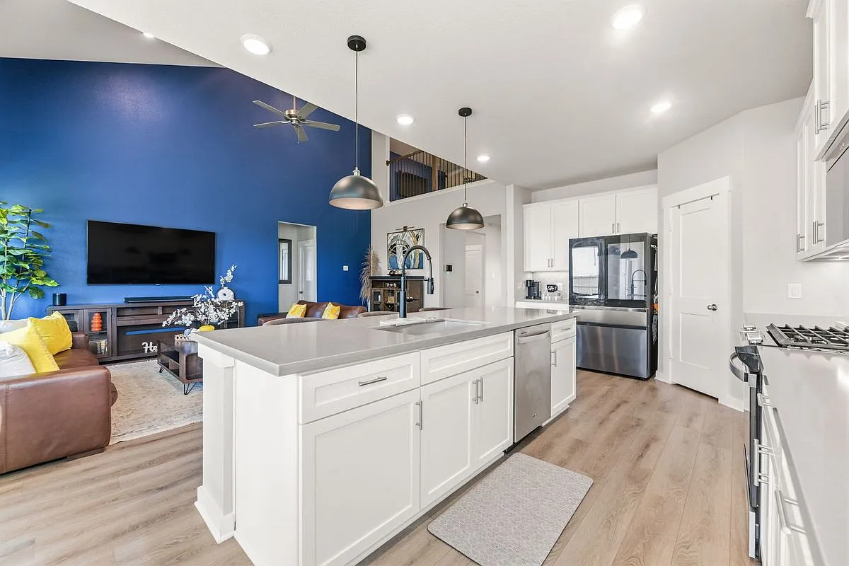 4 bed, 4.0 bath, 3044 sqft, $3,750 — Photo 1