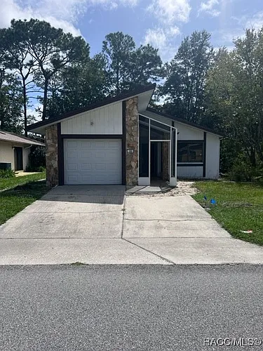 100 Chinaberry Cir Photo 1