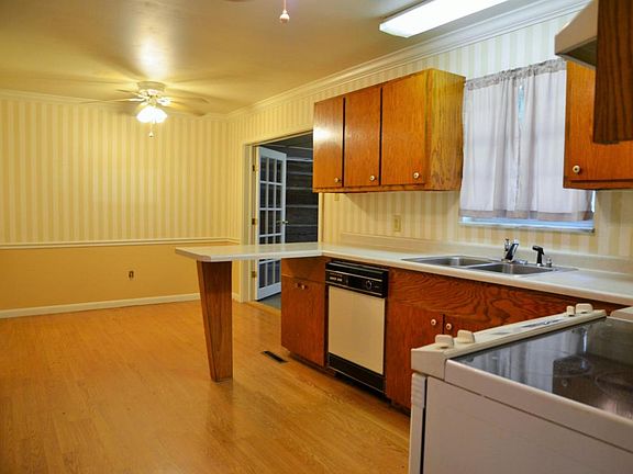 4th image of 112 White Oak Ln