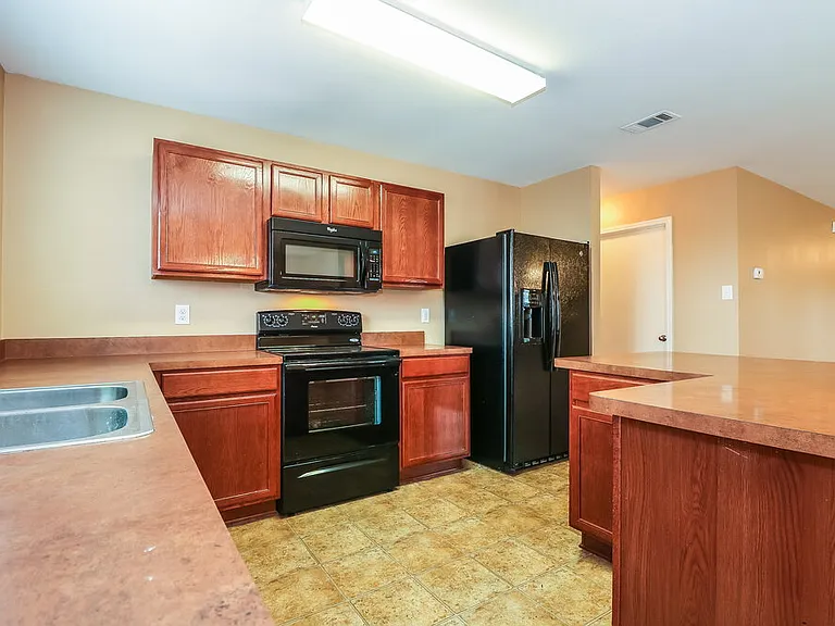 10001 Chrysalis Dr — Photo 8