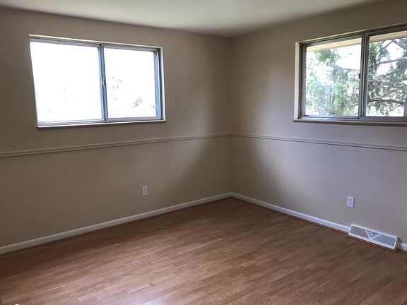 second upstairs bedroom