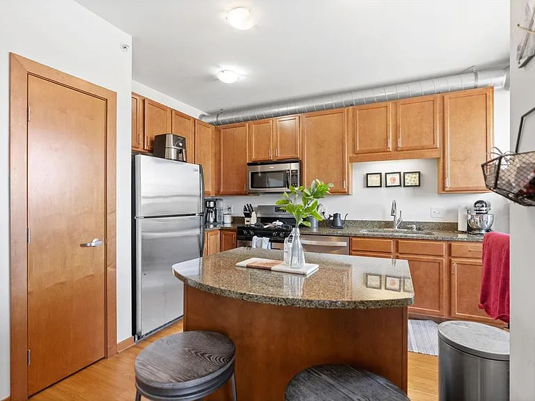 15 E Franklin Ave — Photo 7