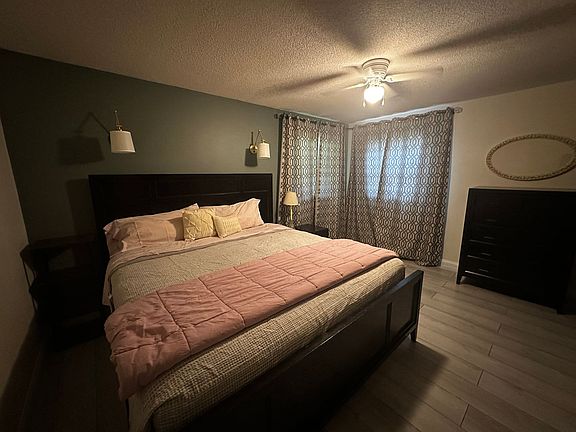3rd image of 2860 Marilyn Dr