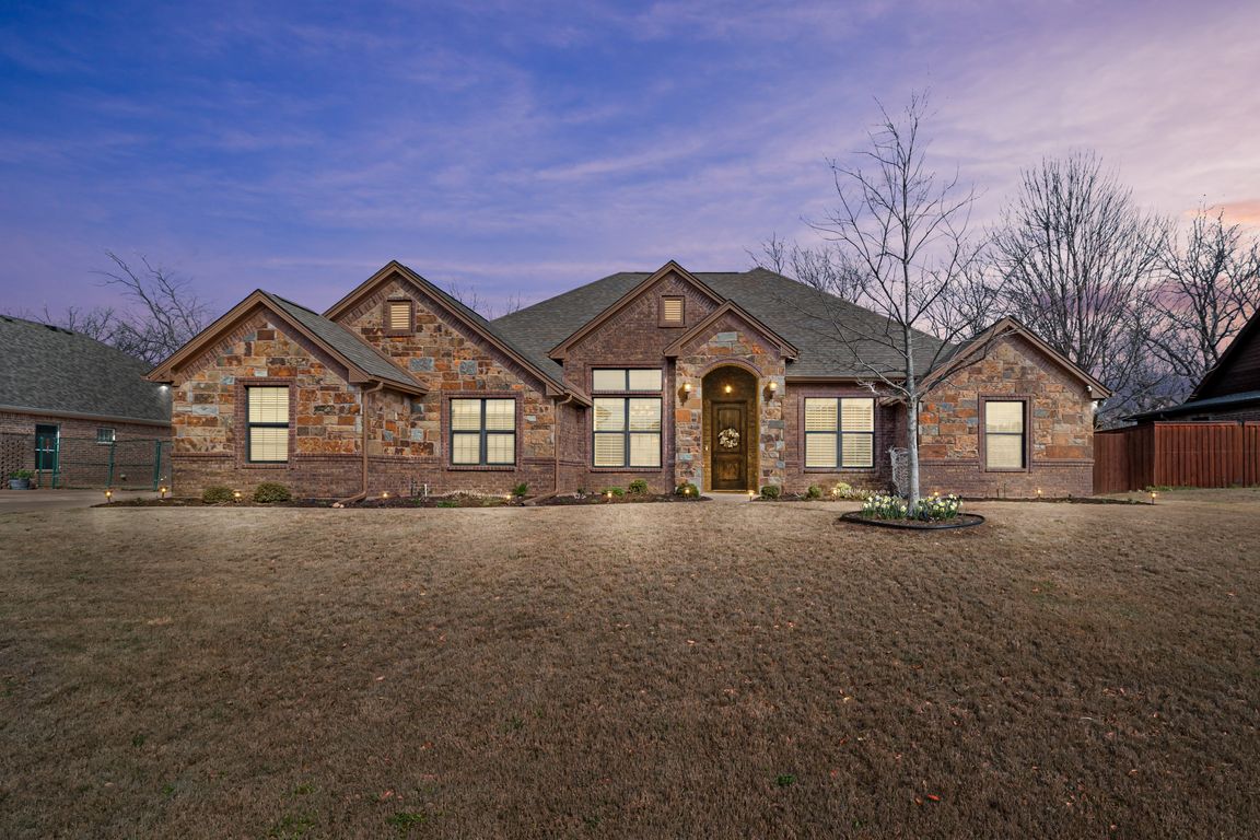 9109 Ravenswood Granbury-1001