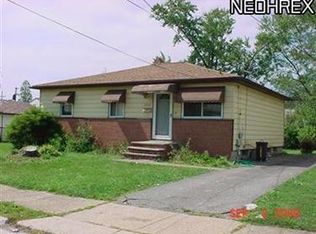 5698 Adams Ave, Maple Heights, OH