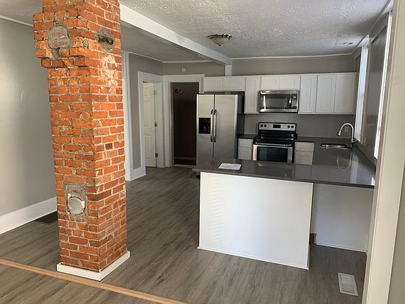 5th image of 430 Parkway Ave