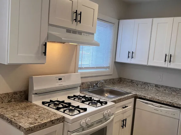 Brookwood at Bay Shore