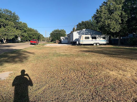 5th image of 1001 Caldwell Ave