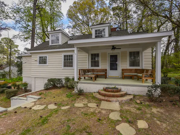 104 Pineland Cir, Raleigh, NC 27606