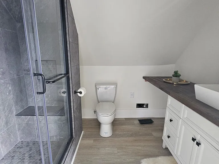 1320 N Olney St — Photo 20