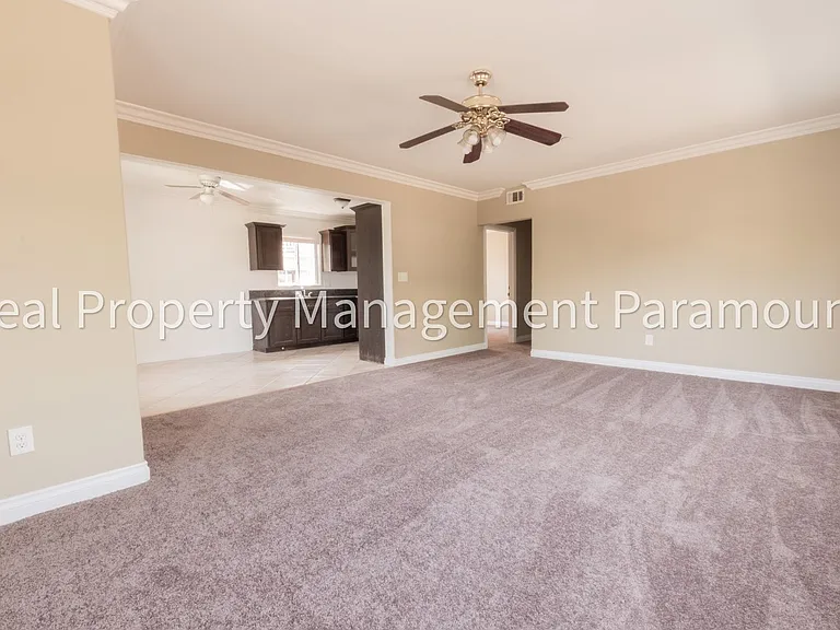 3831 S Wall St — Photo 5