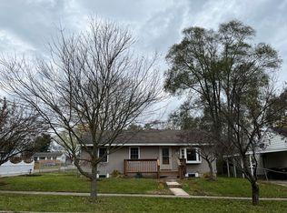 119 S Lincoln St, Rockford, MI 49341