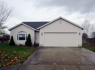 970 W 17th Ave, Junction City, OR 97448