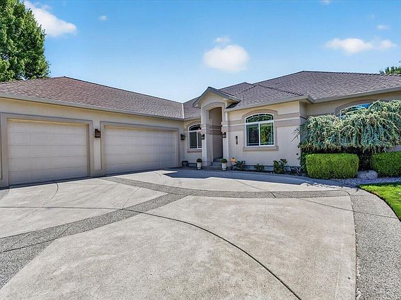 5th image of 9 Aspen Ct