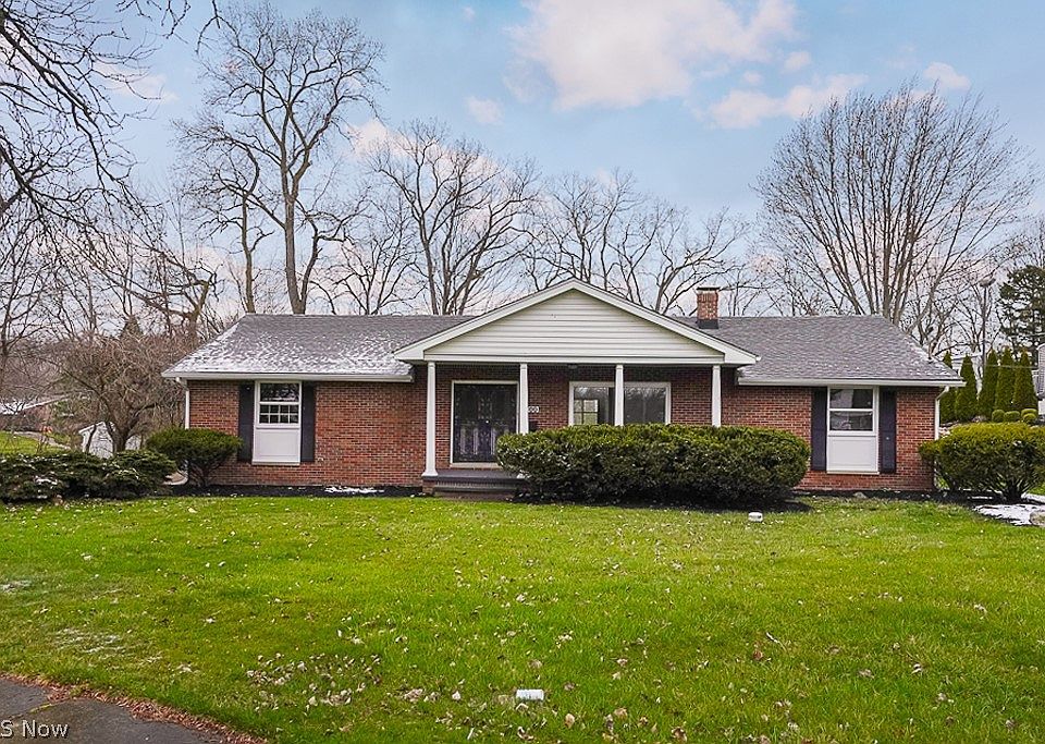1st image of 2700 Sherwood Dr