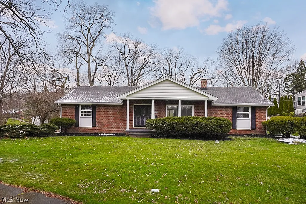2700 Sherwood Dr photo 1