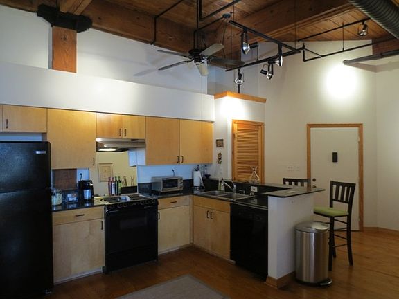 3rd image of 230 W Tazewell St APT 201