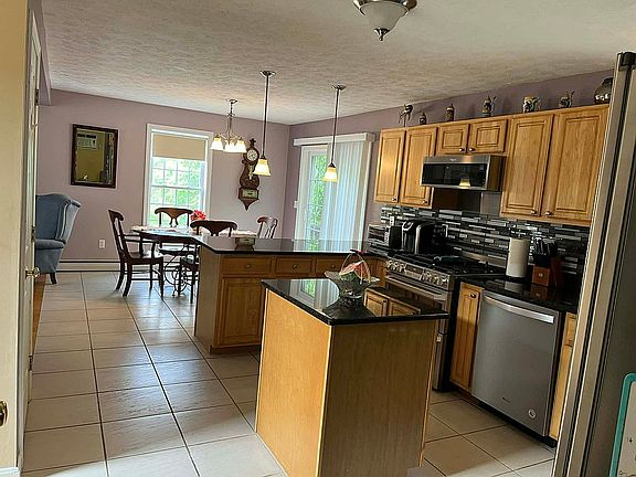 3rd image of 6 Loon Rd