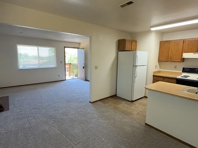 2546 King St #2546 — Photo 4