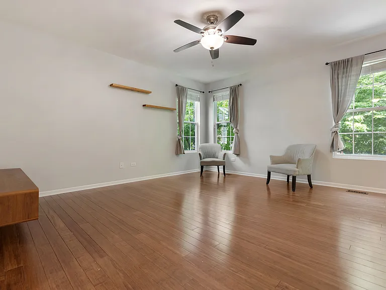 1022 Ravendale Ct — Photo 6