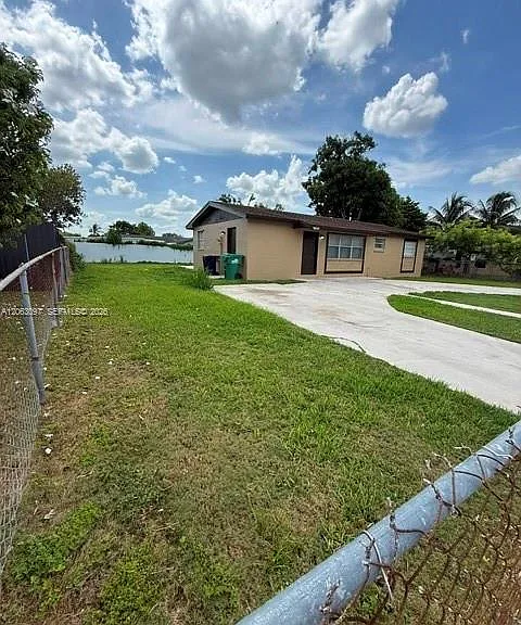 27902 SW 129th Ct — Photo 2