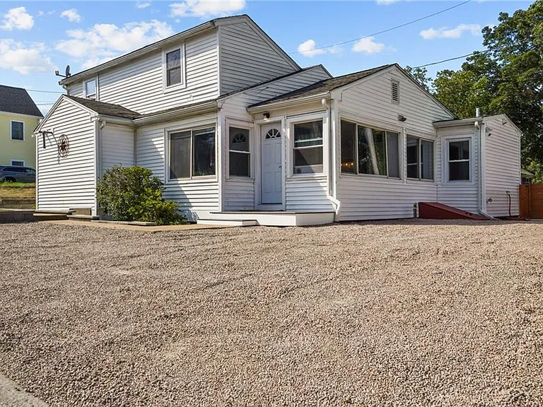 20 Bradley Ter #A — Photo 1