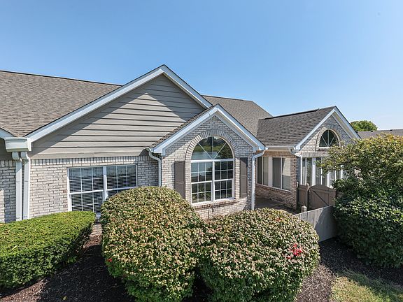 3rd image of 7364 Lake Lakota Pl
