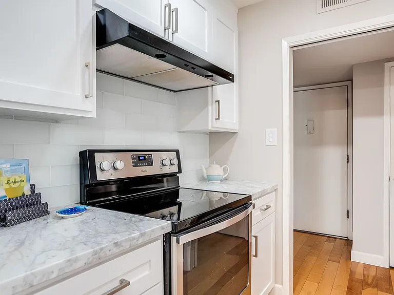 21 Willow Rd #33 — Photo 17