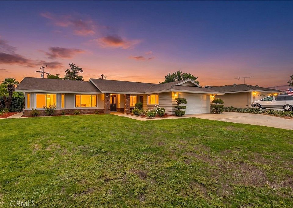 1st image of 318 Sandalwood Dr
