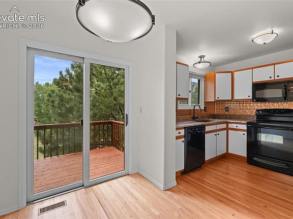 4th image of 2119 Austrian Way