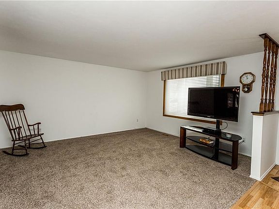 4th image of 107 Timwood Dr