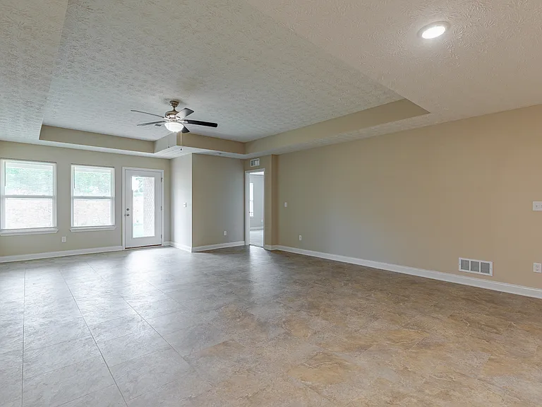 305 Breckinridge Cir — Photo 18