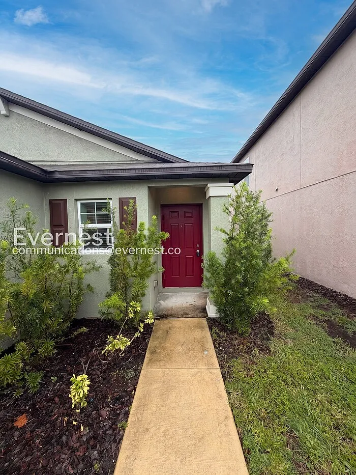 3 bed, 2.0 bath, 1461 sqft, $2,345 — Photo 3