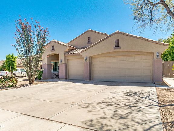 2nd image of 313 W Weatherby Pl