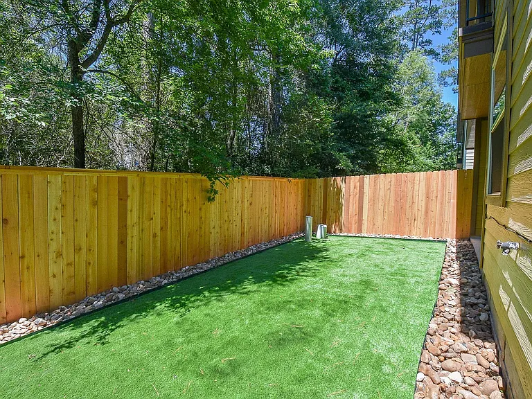 18 Cheswood Manor Dr — Photo 30
