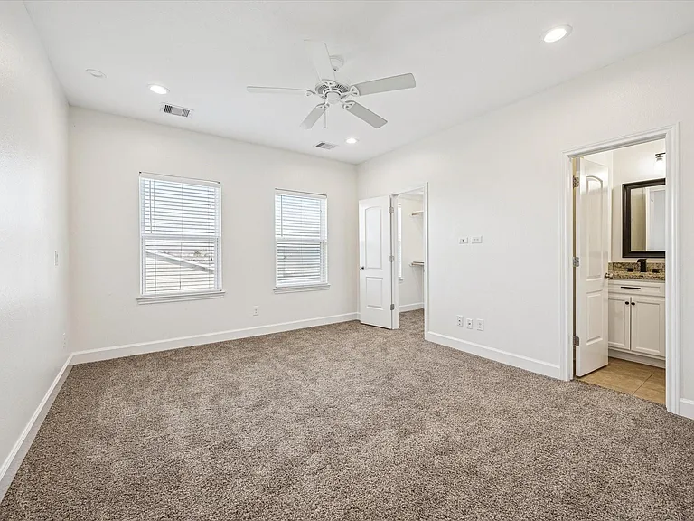 5402 Jonathan Ln — Photo 15
