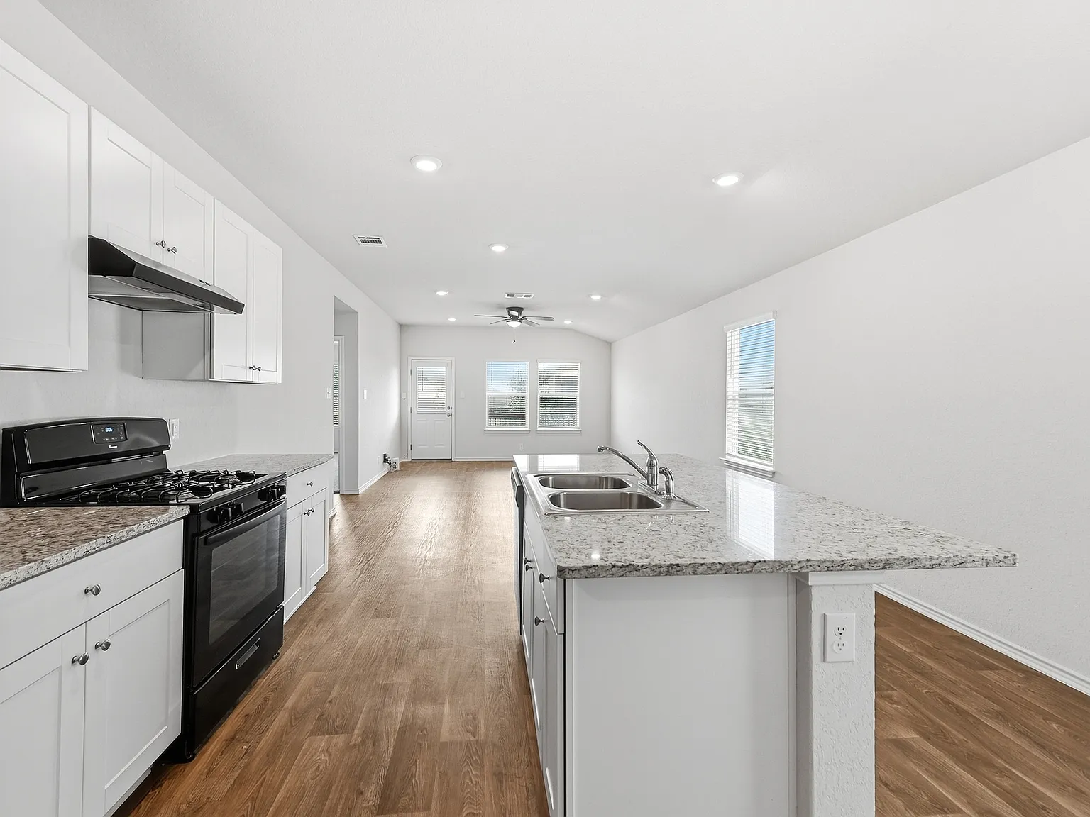 3 bed, 1485 sqft, $1,750 — Photo 4
