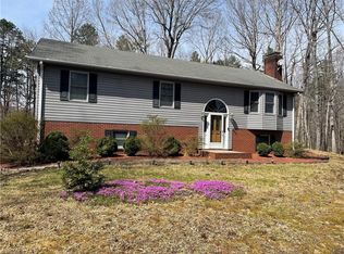 409 Millstone Dr, Lexington, NC 27295