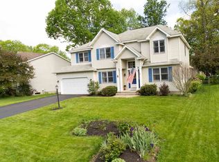 6 Timber Ln, Glenmont, NY 12077