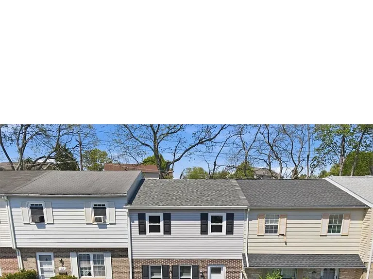 21 Madison Ln — Photo 31