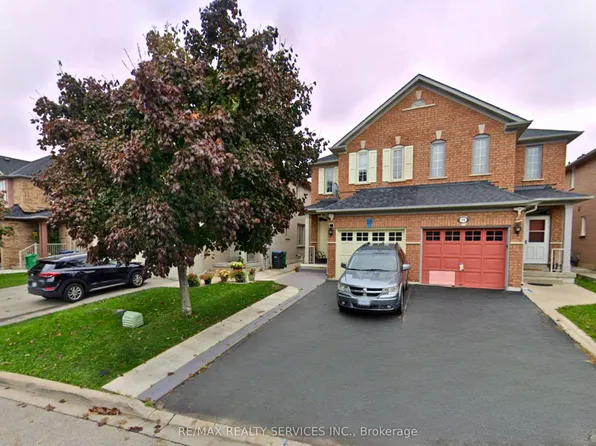 26 Penguin Ln, Brampton, ON L6R 2C1