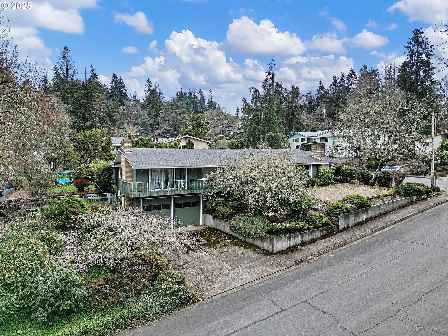 2115 Trillium St photo 1