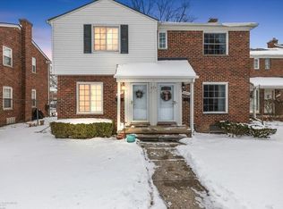 22951 Lee Ct, Saint Clair Shores, MI 48080