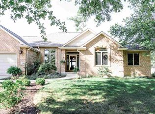 312 Oak Forest Dr, Bluffton, IN 46714