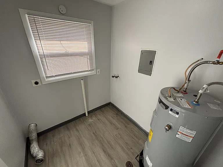 2117 Ashbrook St — Photo 11