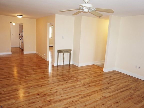 3rd image of 3551 Bay Ave Unit 3551