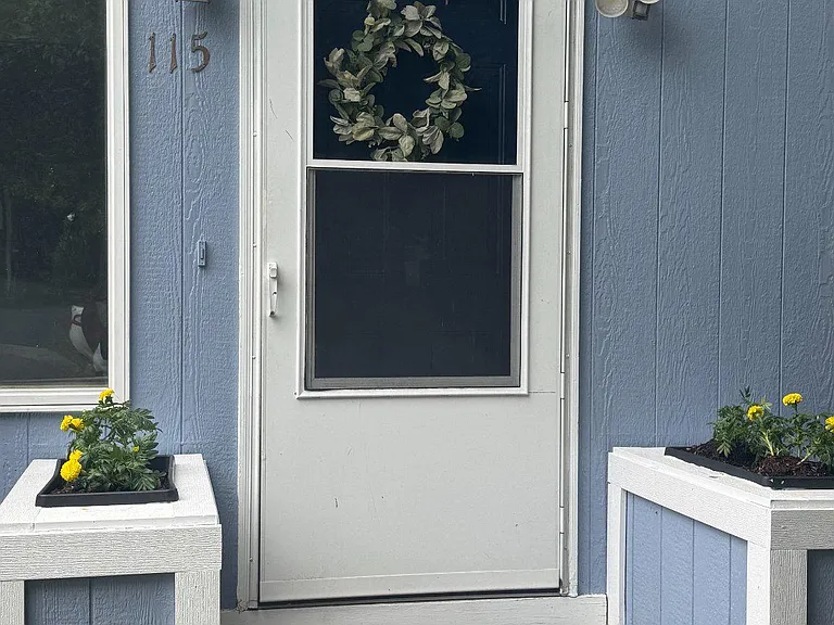 115 Deer Hill Ct — Photo 2