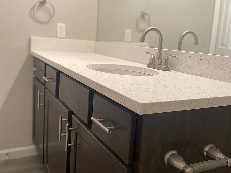 Waterford Square Apartments — Photo 18