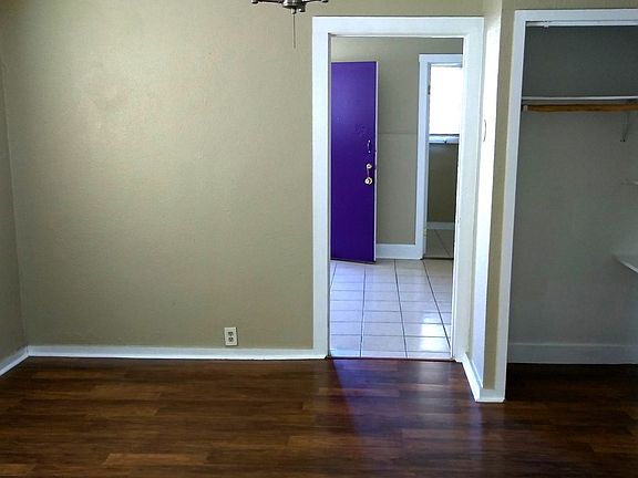 2nd image of 403 Hermitage Ct